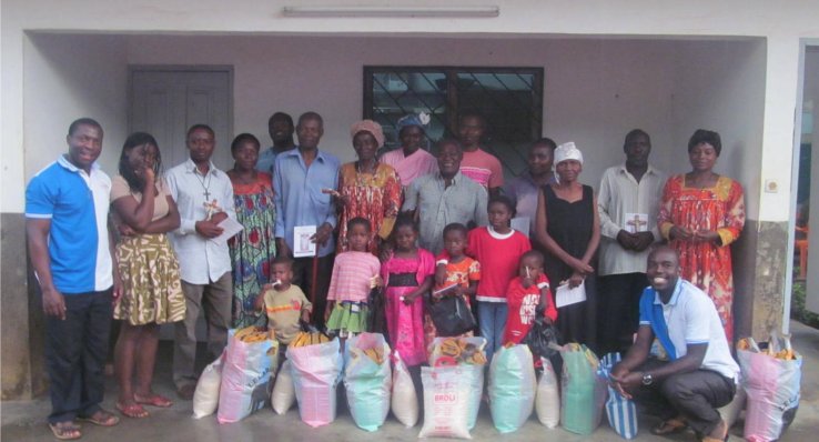Durant 3 ans, la Fondation a soutenu la consolidation de ce projet qui se déroulé à Fëbë-Village, dans la banlieue de Yaoundé, où des novices des M.S.A. continuent à apporter de l'aide alimentaire aux familles vivant dans l'extrême pauvreté.
